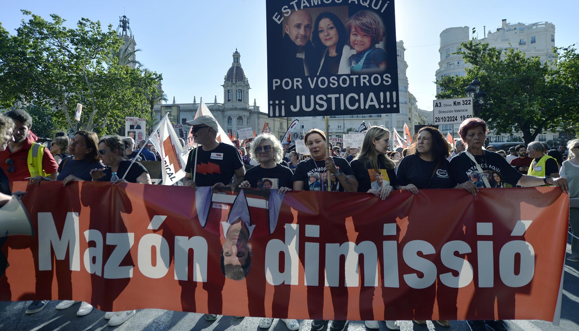 Séptima manifestación Mazón Dimisisó, dia de la huelga - 1