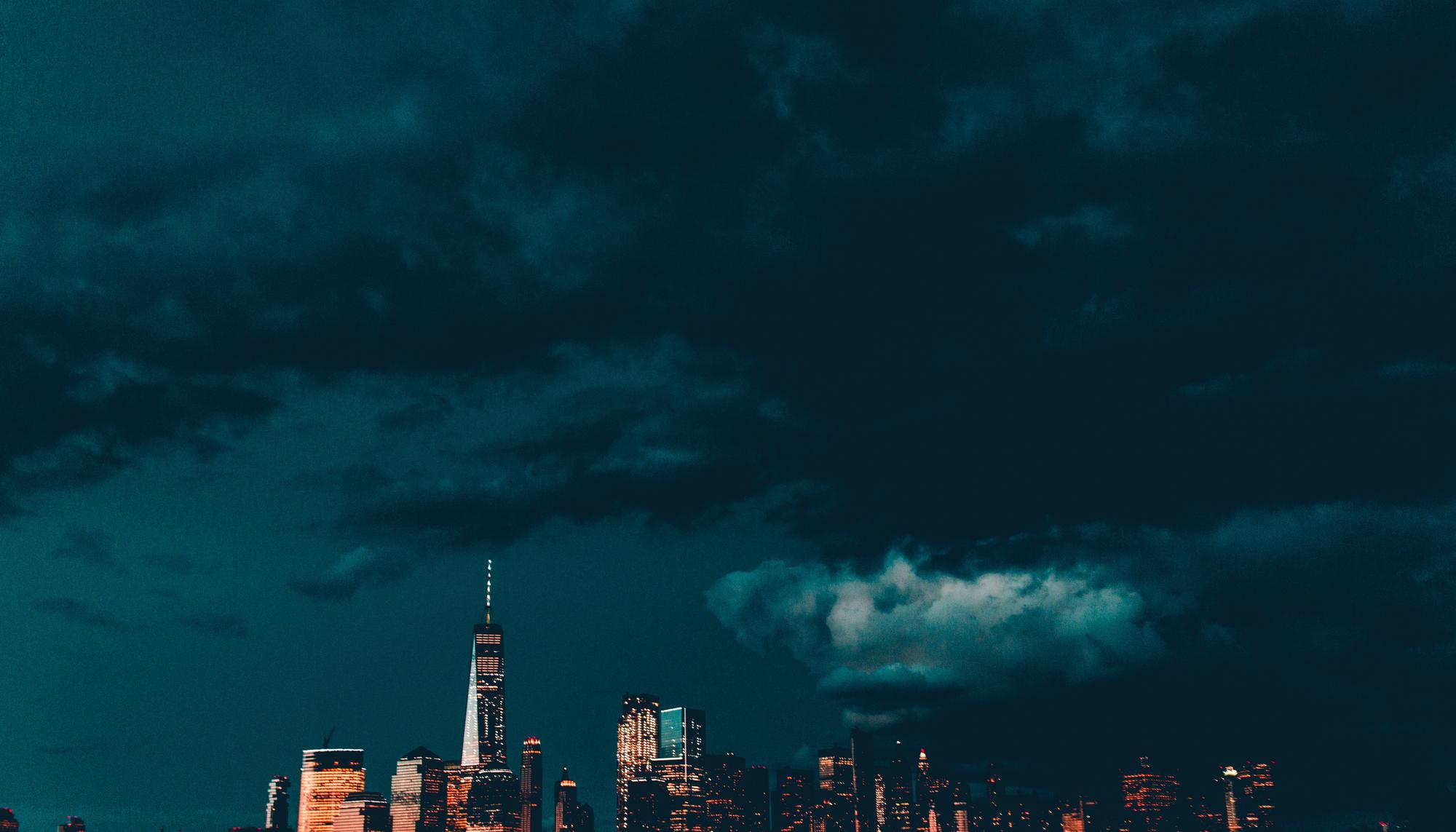 Amenaza de tormenta en ciudad