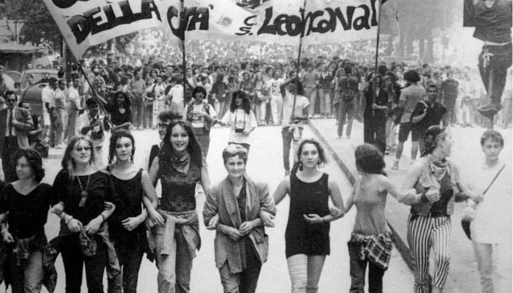 Manifestación en Milán el 23 de septiembre de1989, tras la resistencia en los tejados.