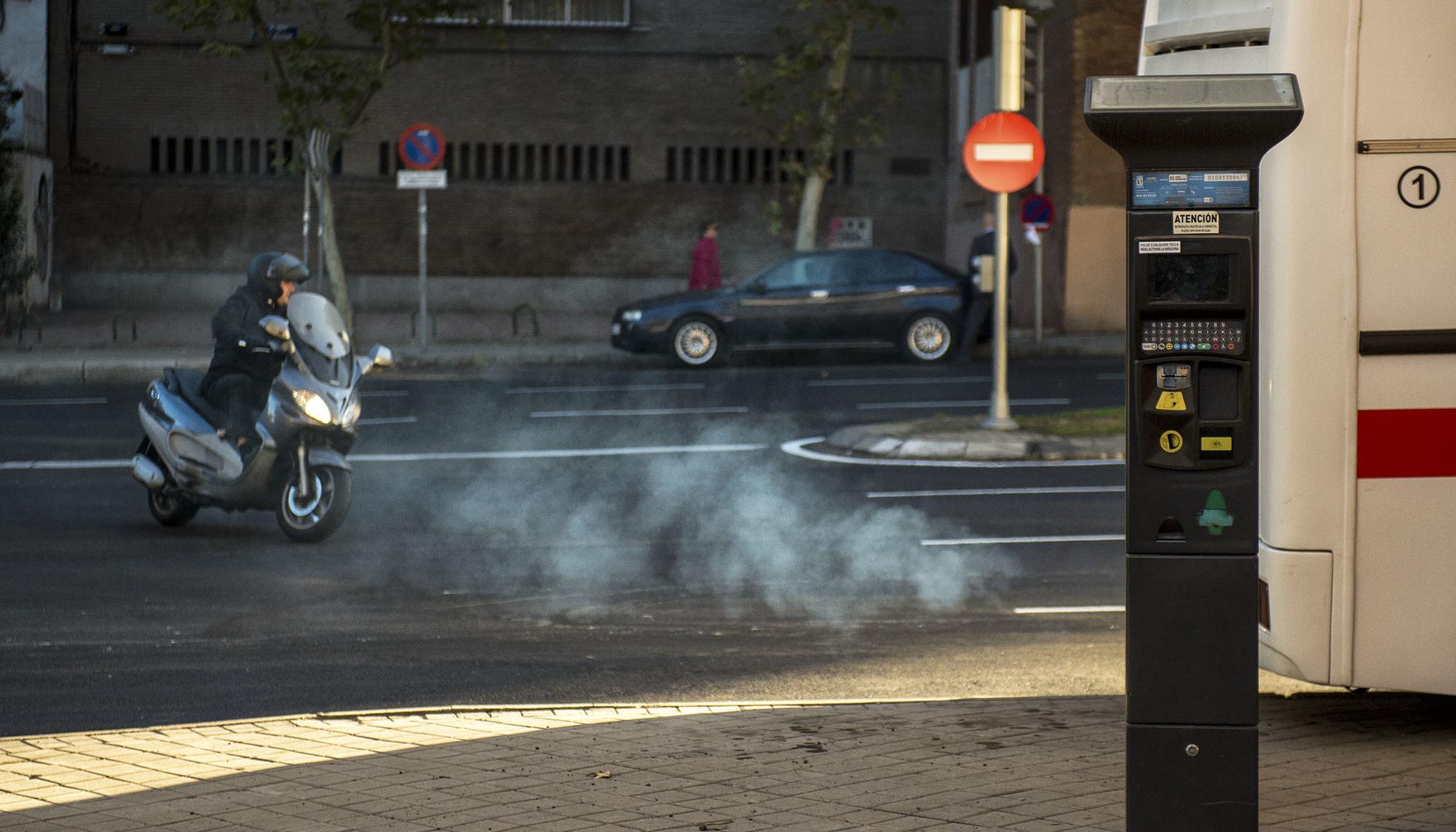 Humo de tubo de escape