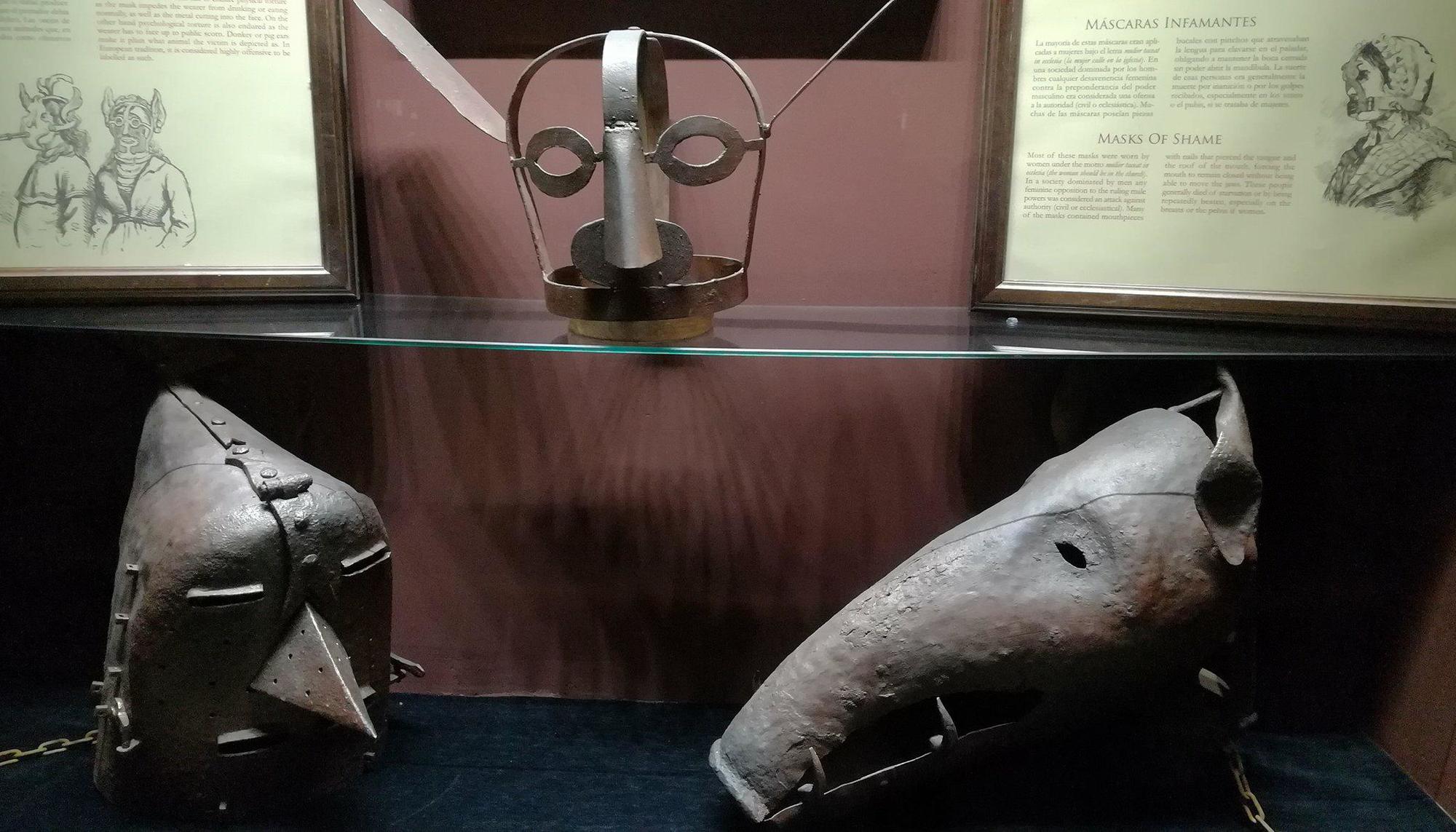 Máscaras infamantes, aplicadas generalmente también a las mujeres
