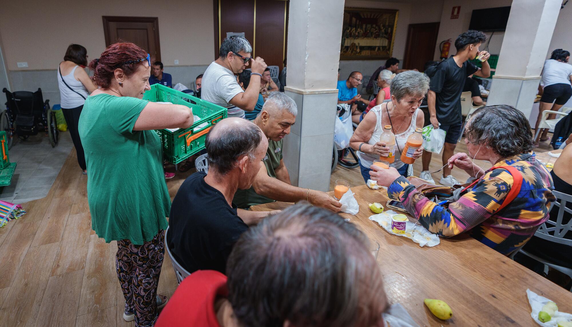 Refugio climático para las personas sin hogar de Granada en agosto.