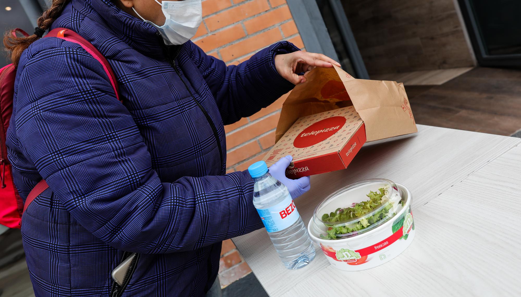 Menú infantil en tiempos de coronavirus: pizza, nuggets y refresco - 11