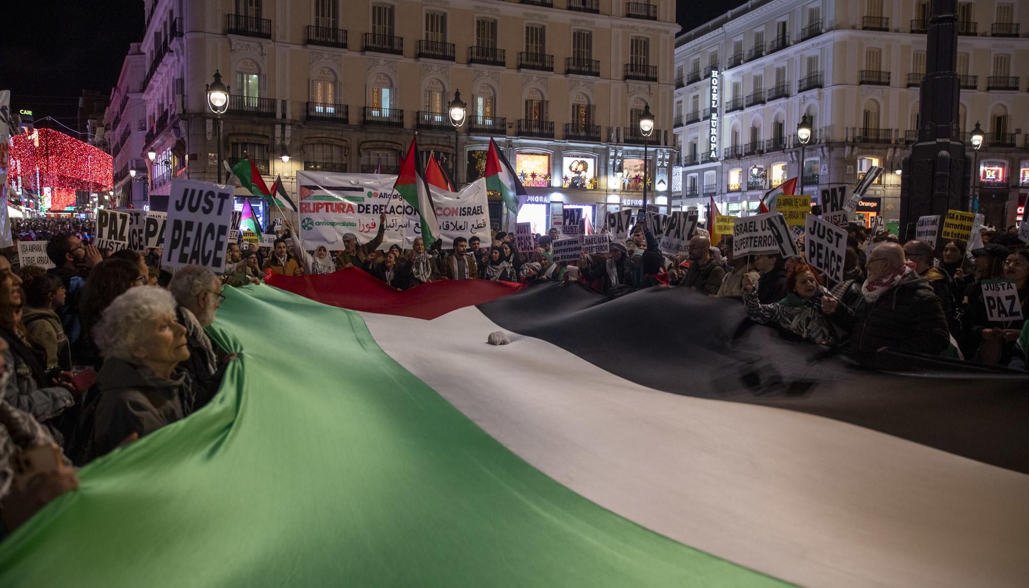 Manifestación  Palestina Sol 231129 - 13