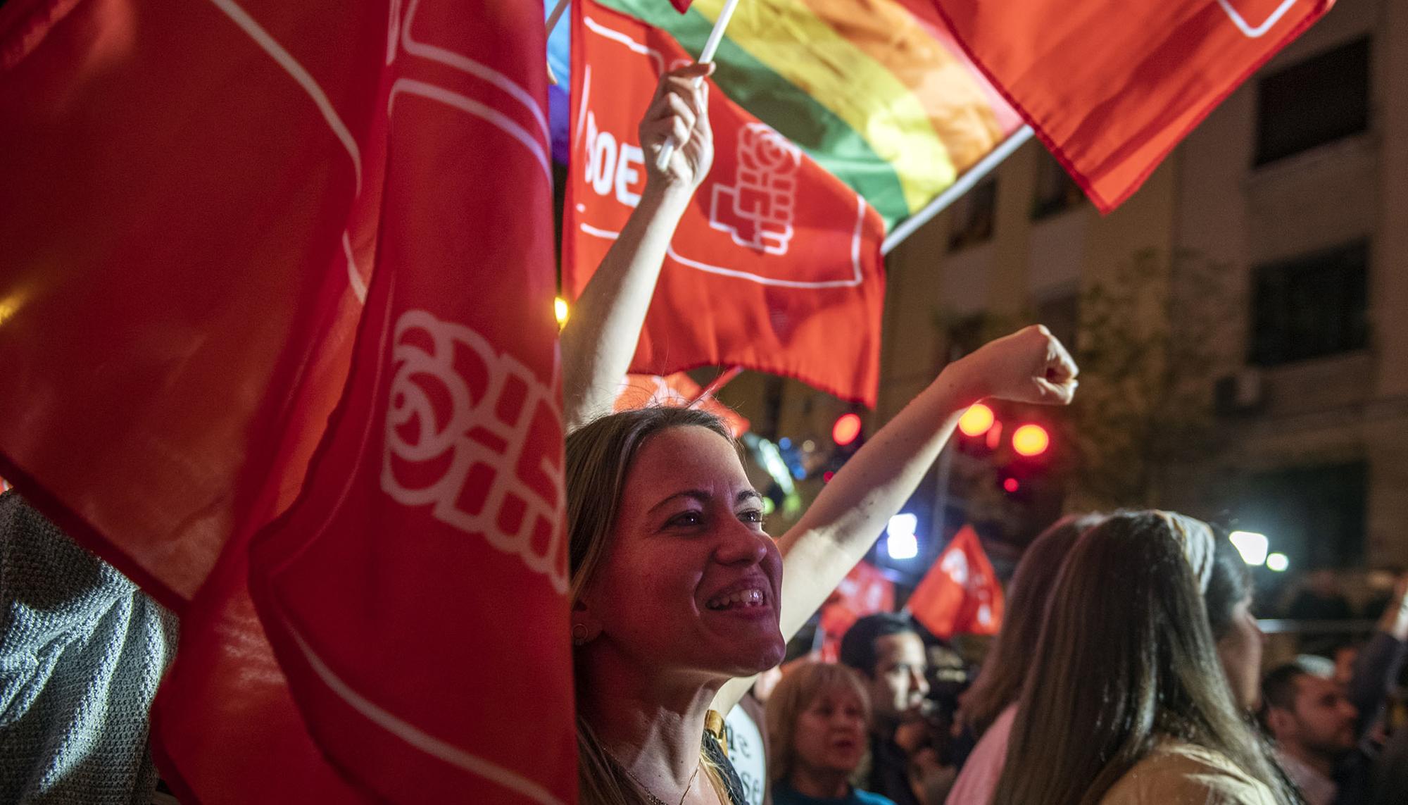 Elecciones 2019 celebración mujer