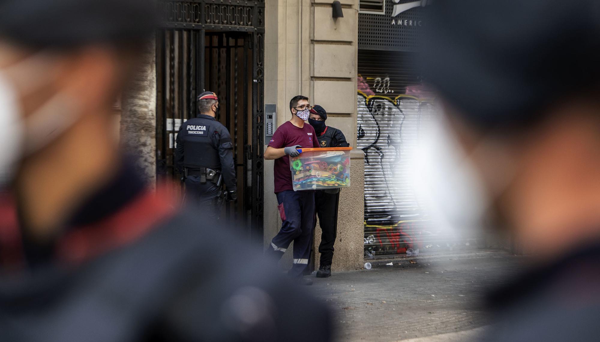 Desahucio Barcelona juguetes niños