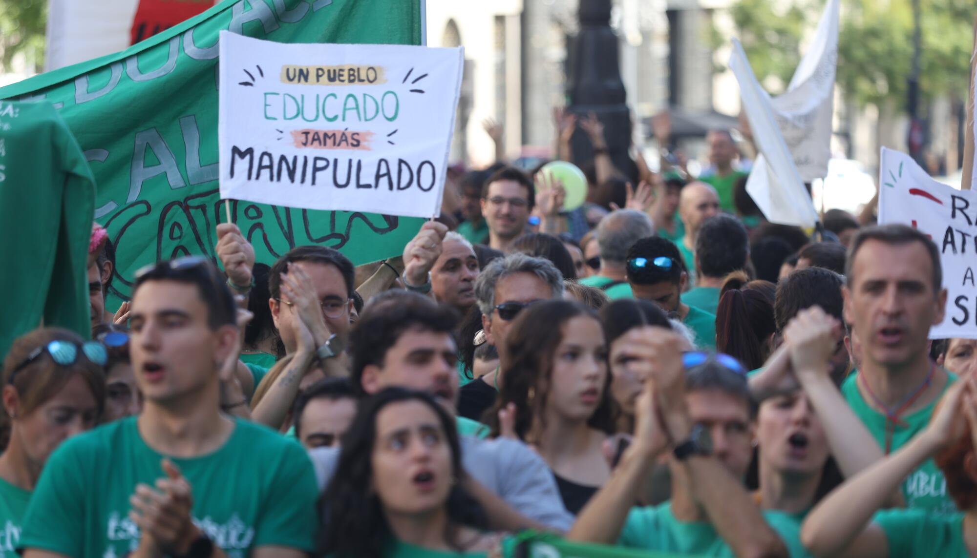 Concentración frente a la Consejería de Educación.