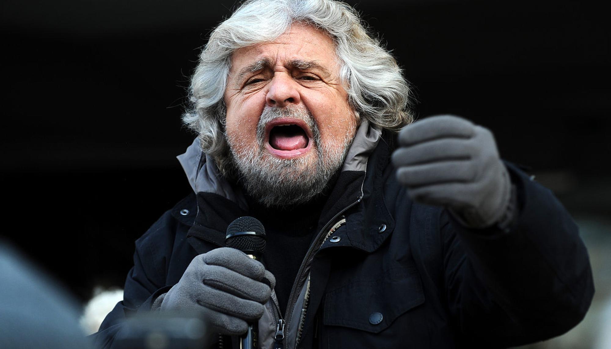 Beppe Grillo en un mitin en Trento, en febrero de 2012.