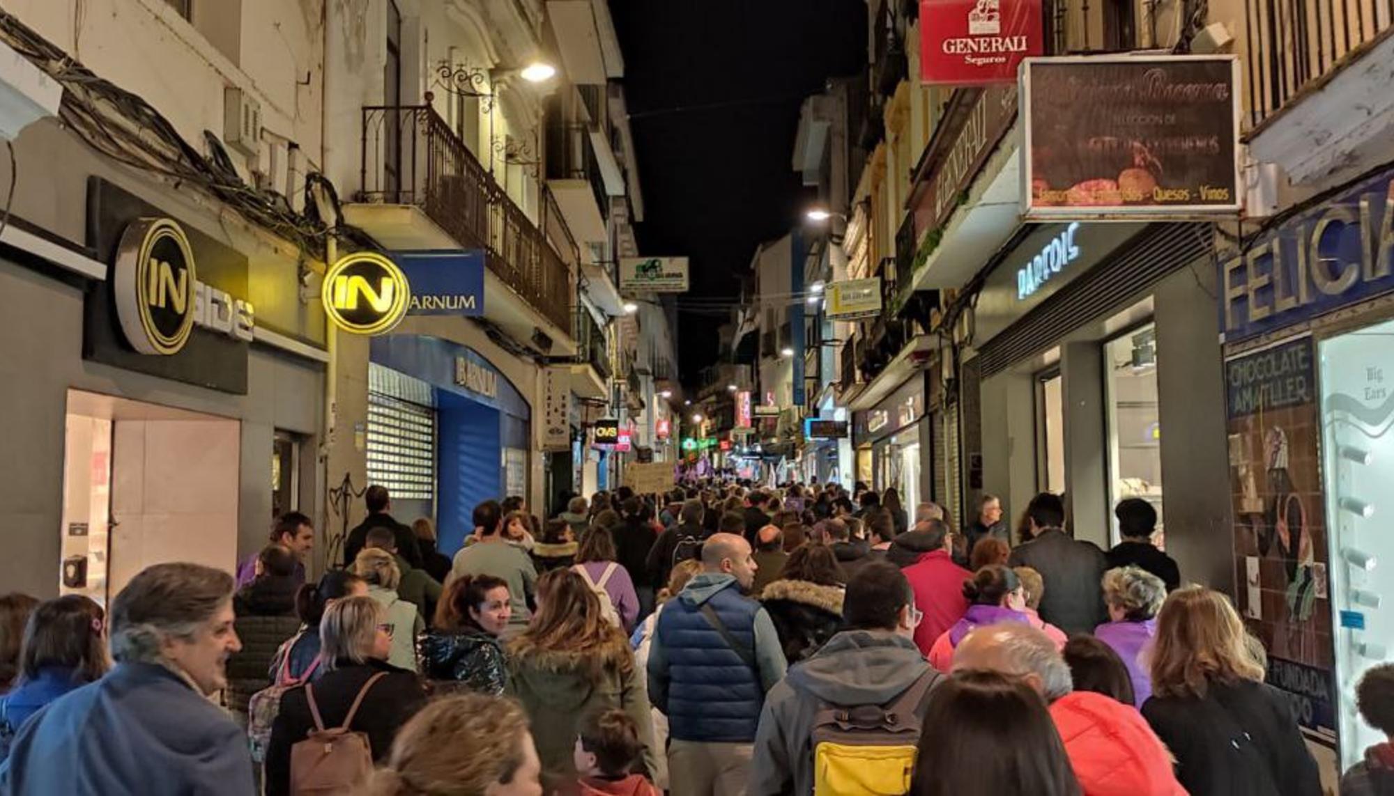 La calle Santa Eulalia de Mérida, abarrotada por la marcha del 8M