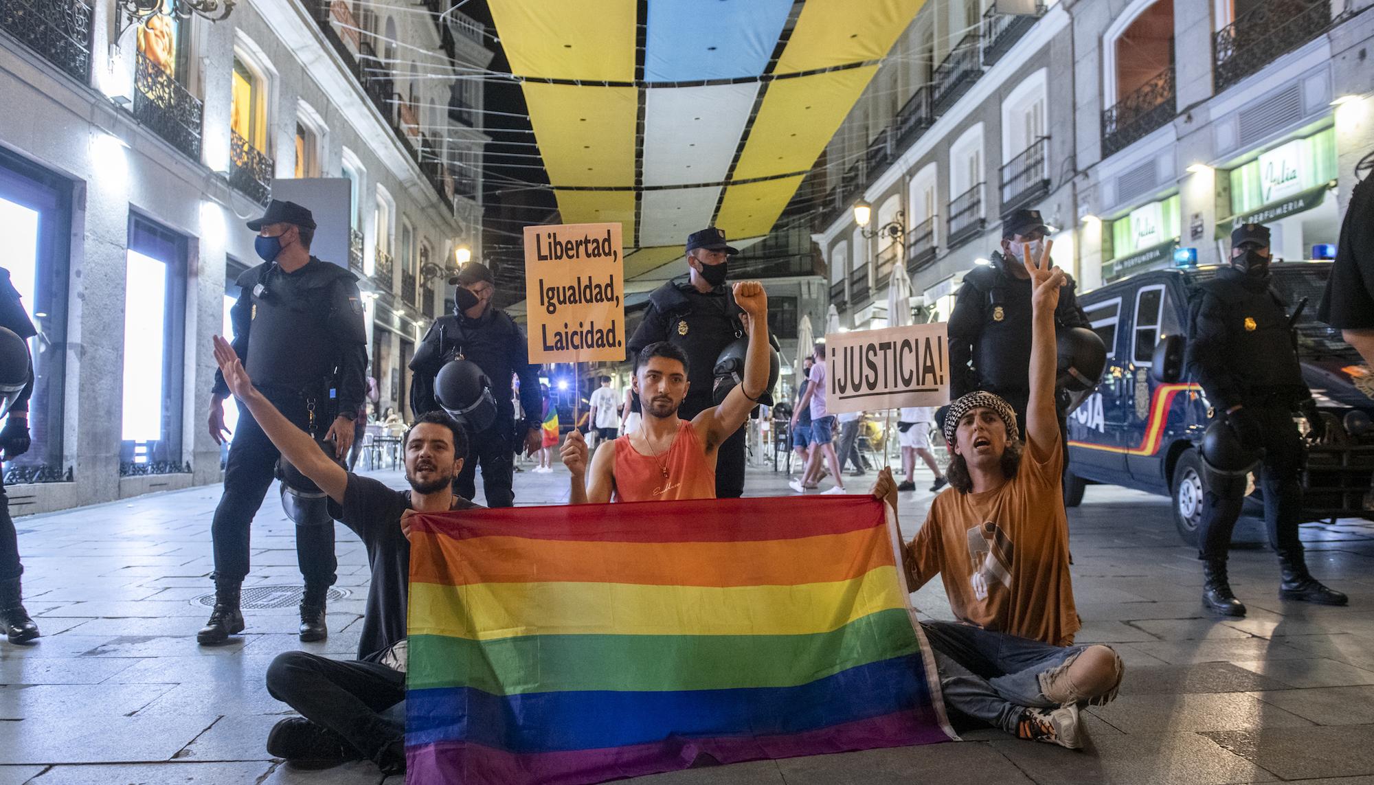 Que una mentira no calle tu verdad. Concentración en Madrid contra las agresiones homófobas. - 12