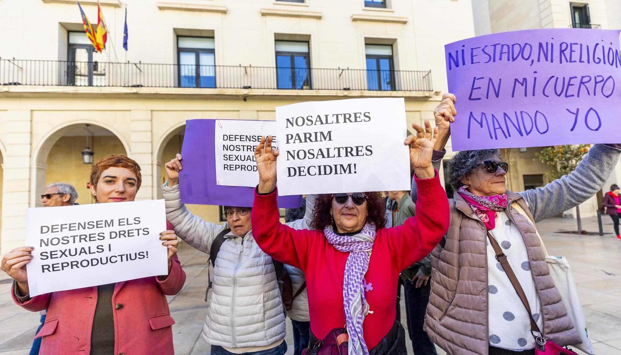 Movilización contra la oficina antiaborto de PP y Vox en Alicante - 9