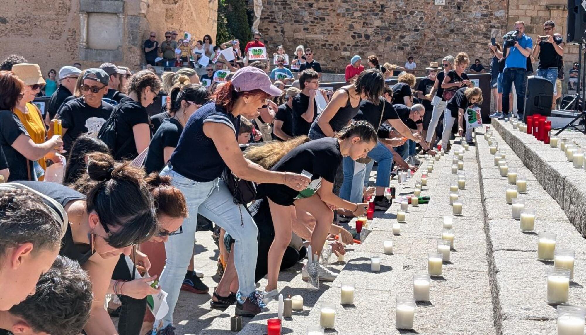 Velas contra el oscurantismo Cáceres