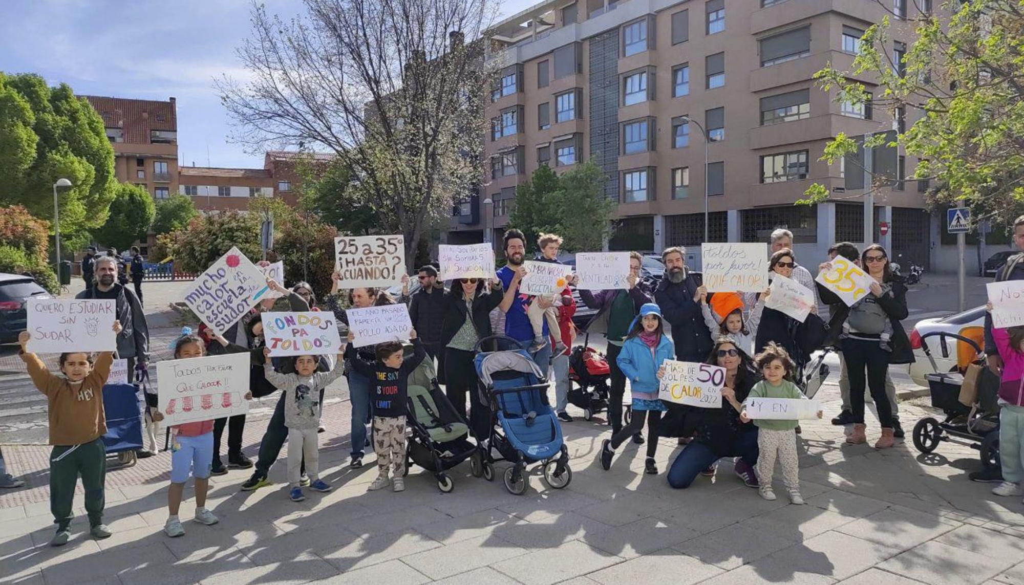 Escuela Pública protesta calor en coles