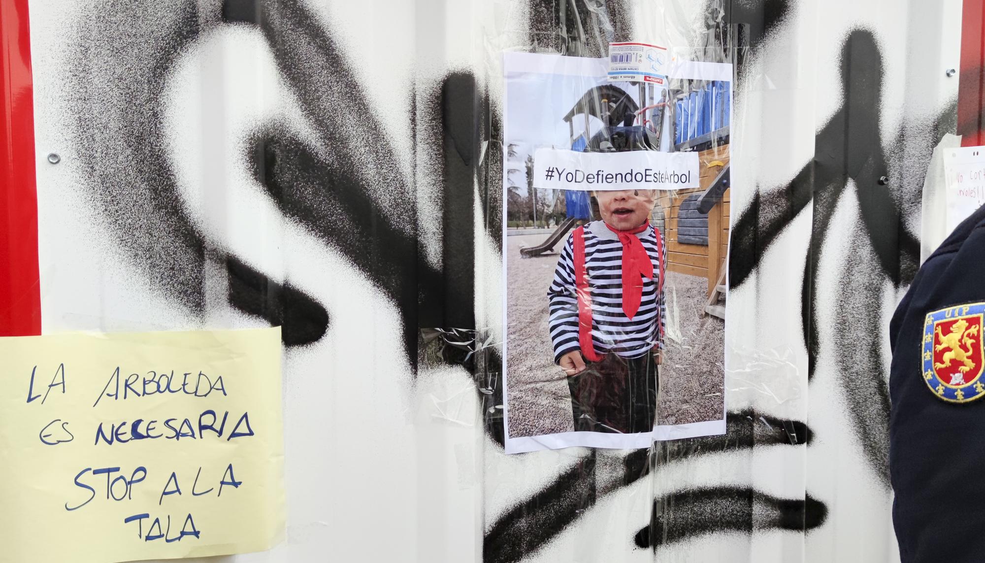 Protesta contra la tala de árboles en Madrid Río