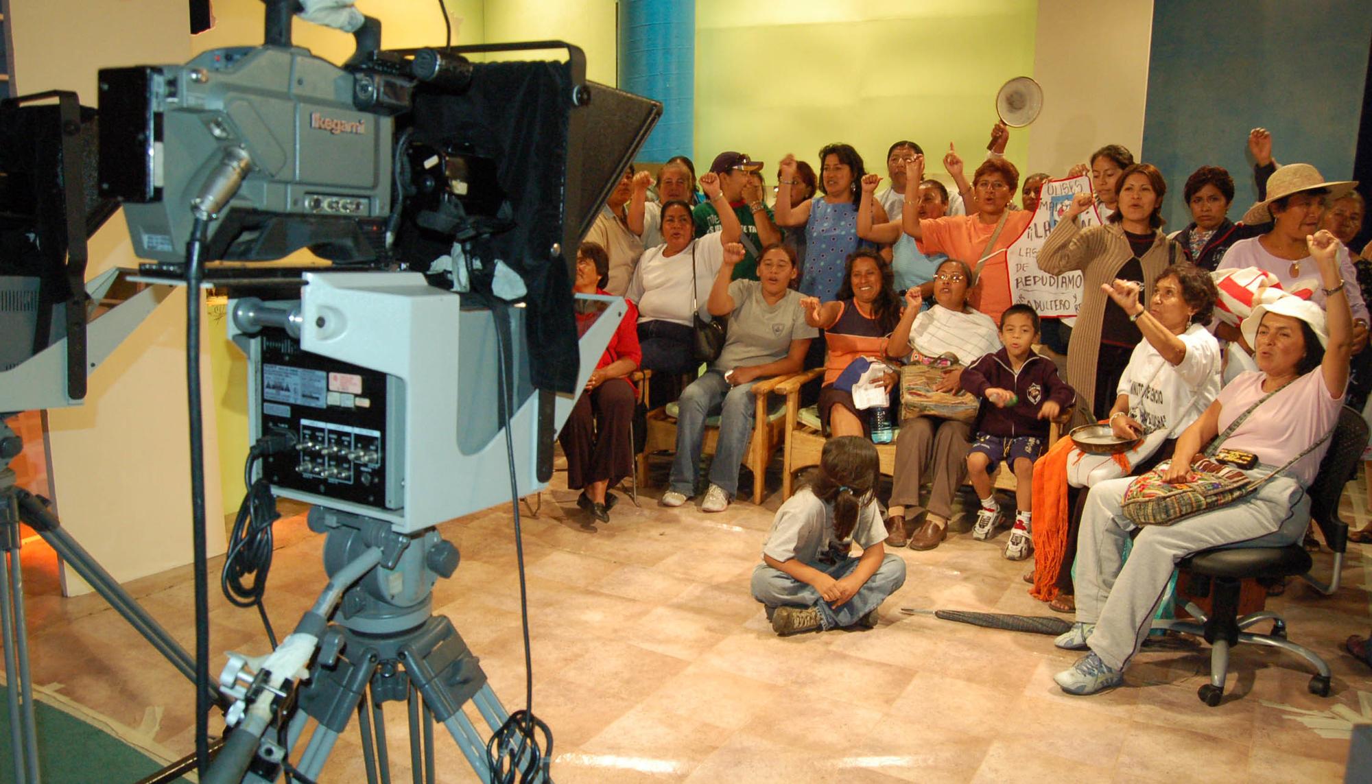 Toma del Canal 9 durante la Comuna de Oaxaca, en 2006.