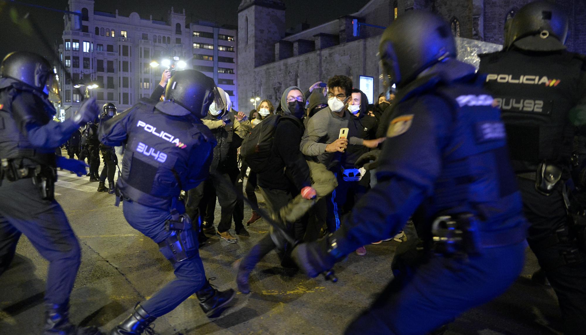 Cargas policiales València 18 febrero - 3