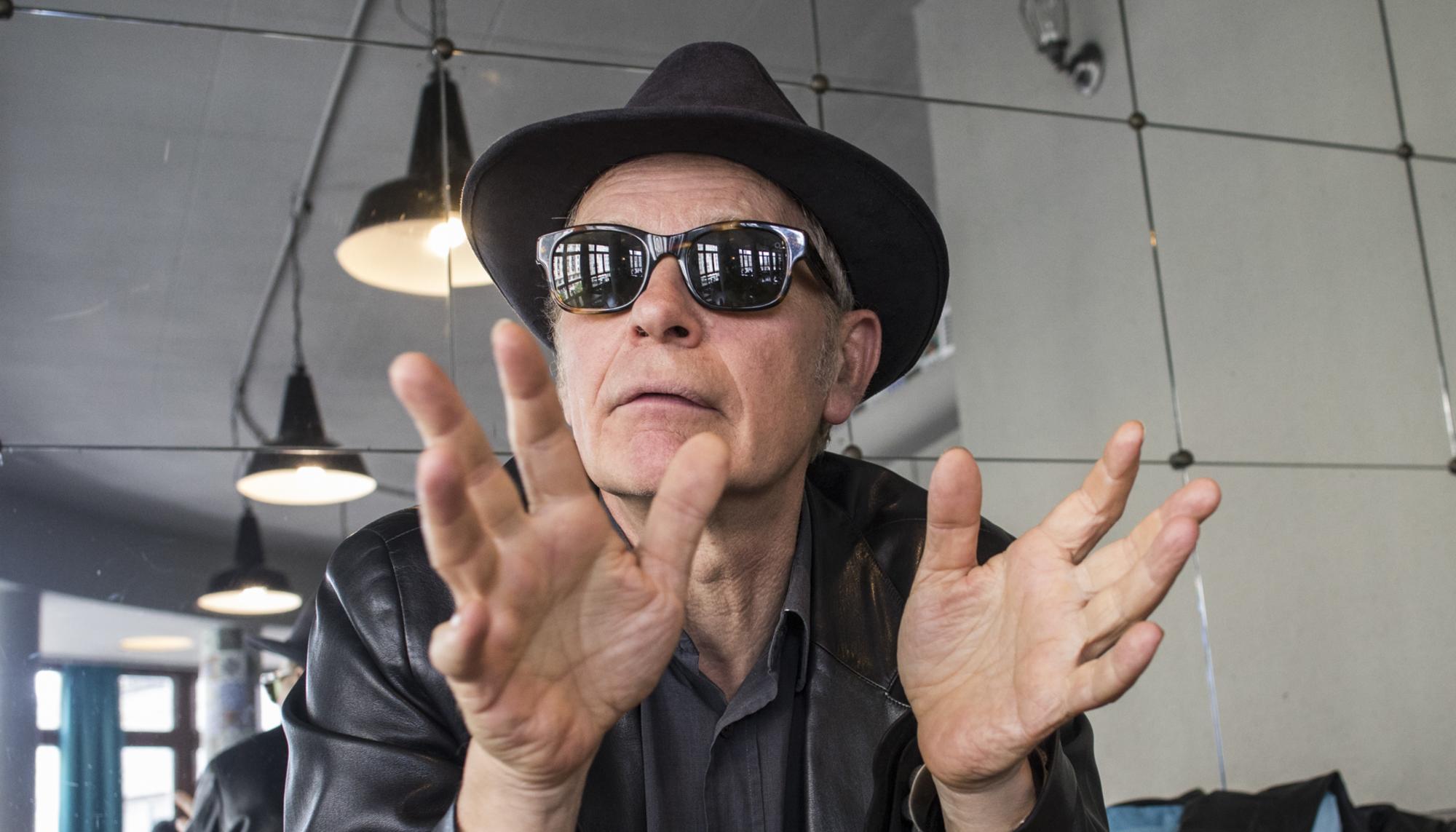 Julien Temple, durante la entrevista