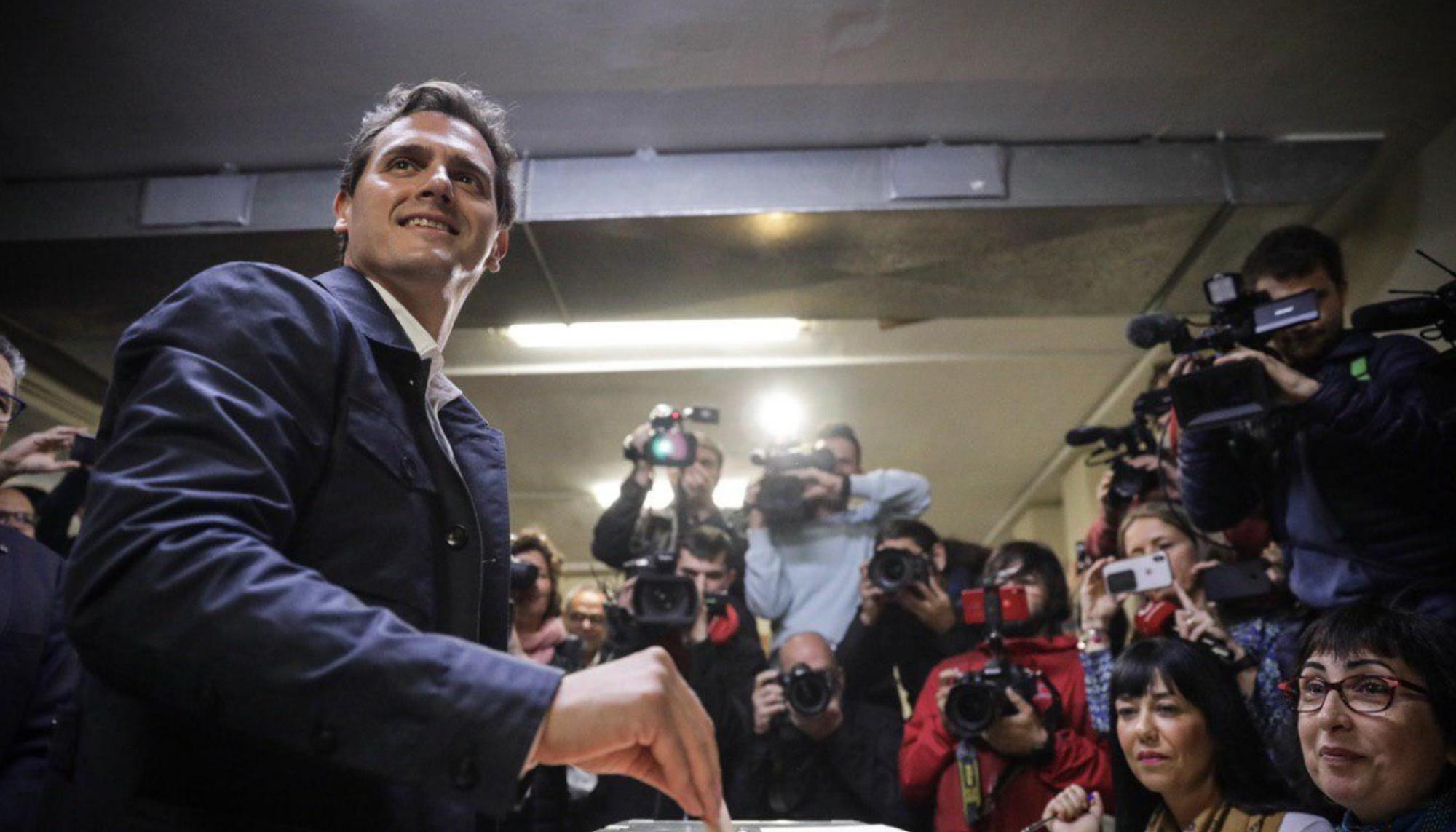 Elecciones Generales Albert Rivera Votando