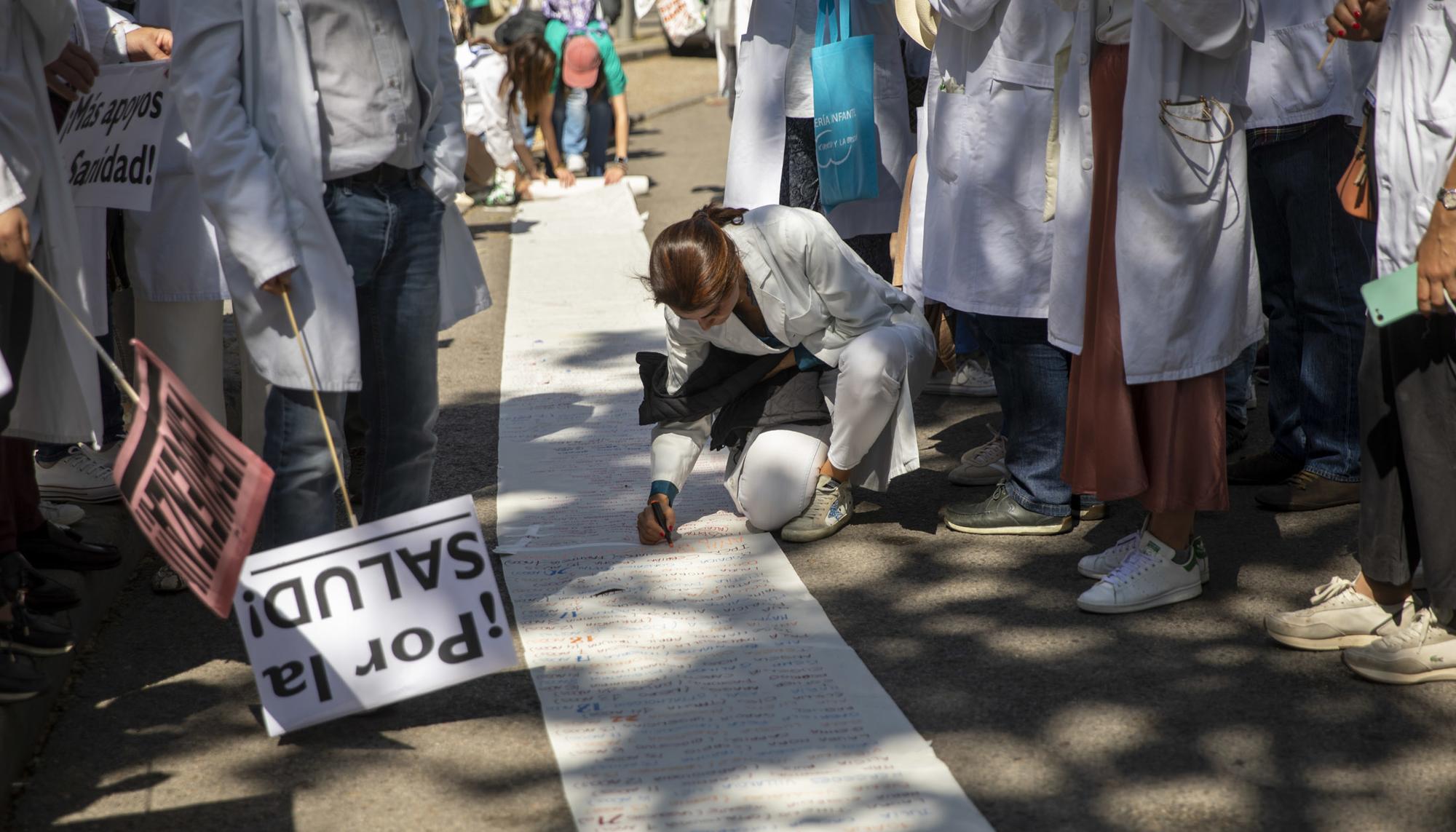 Huelga de medicos contra la temporalidad - 12