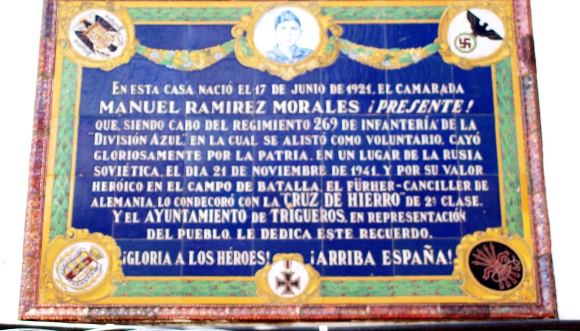 Placa como recuerdo y homenaje al cabo de la División Azul