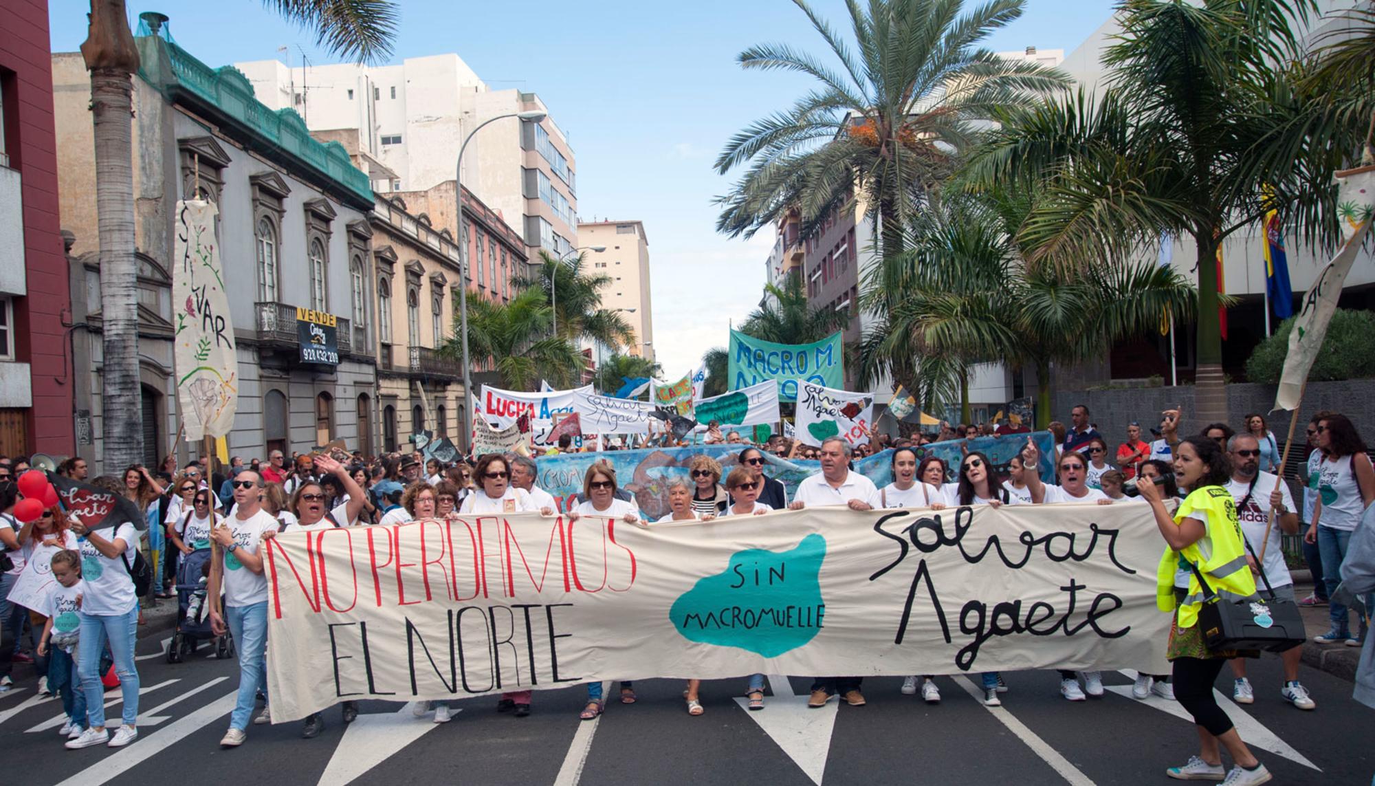 Protesta contra puerto de Agaete (Gran Canaria)