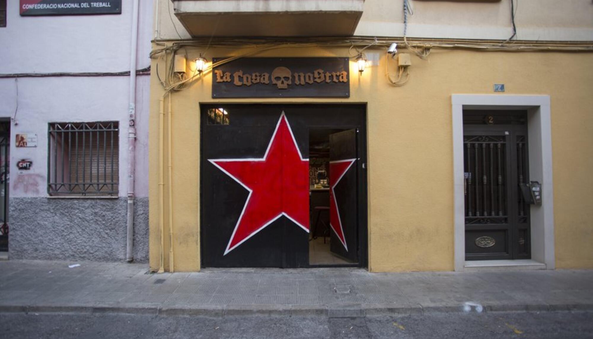 Entrada del local de La Cosa Nostra en Castellón de la Plana.