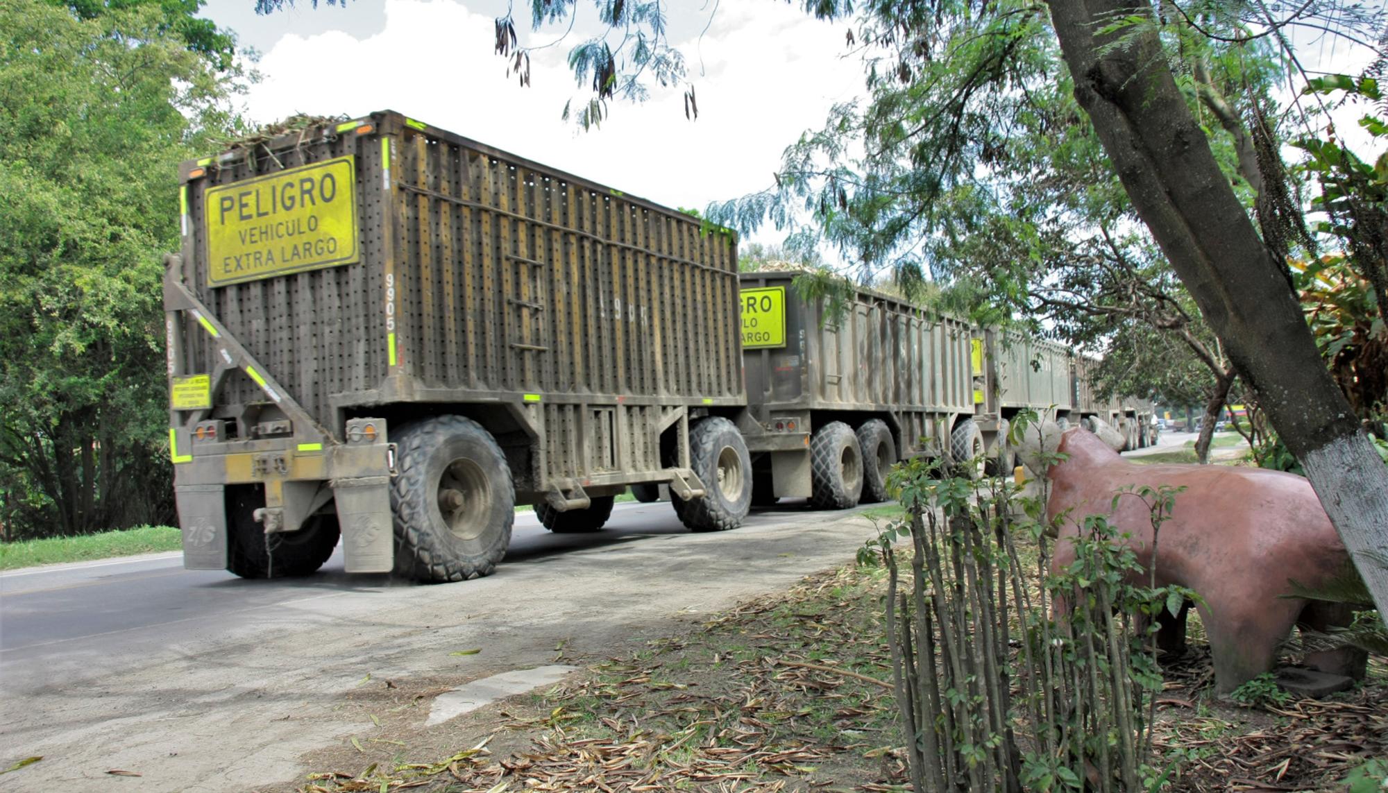 Camión caña de azúcar en Colombia