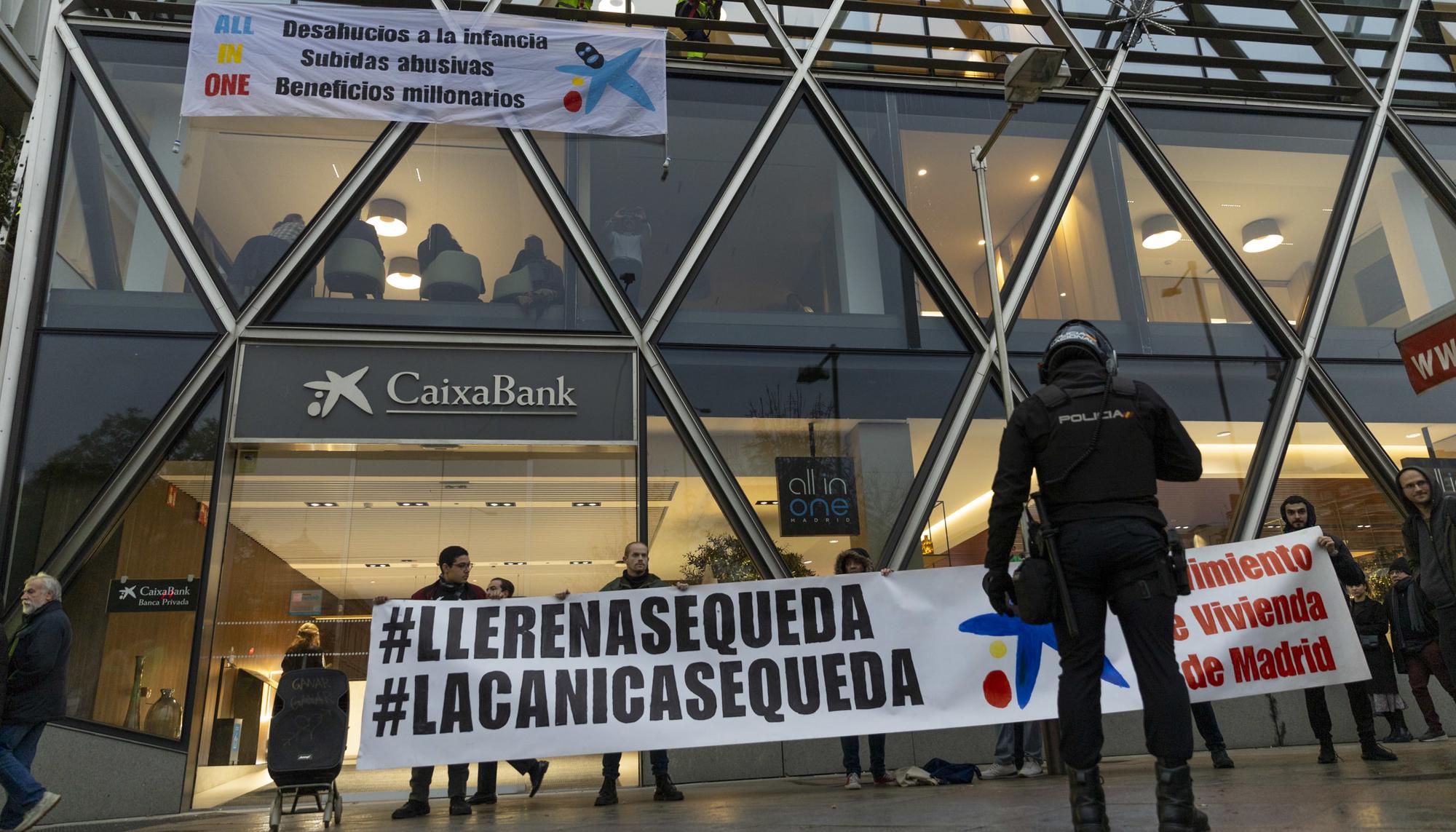 Acción Caixabank Desahucios Llerena Canica - 2