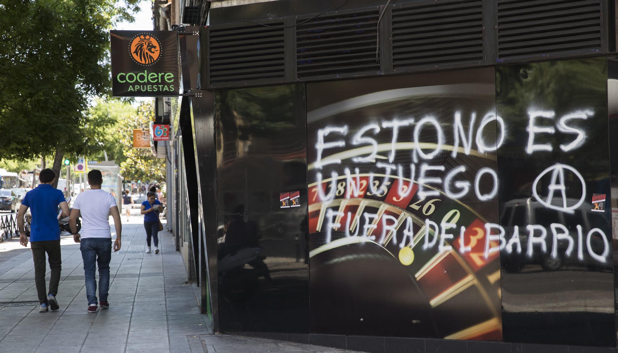 Fuera casas de apuestas Vallecas