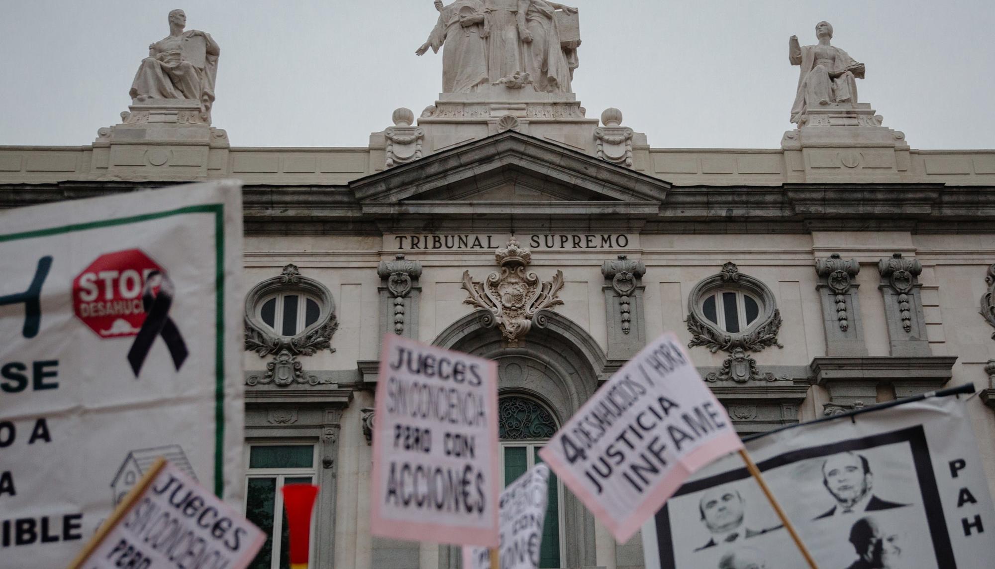 Concentración frente al Tribunal Supremo IAJD