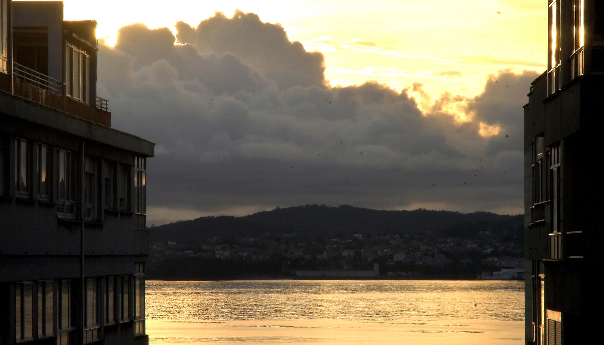 Puesta de sol mar vigo