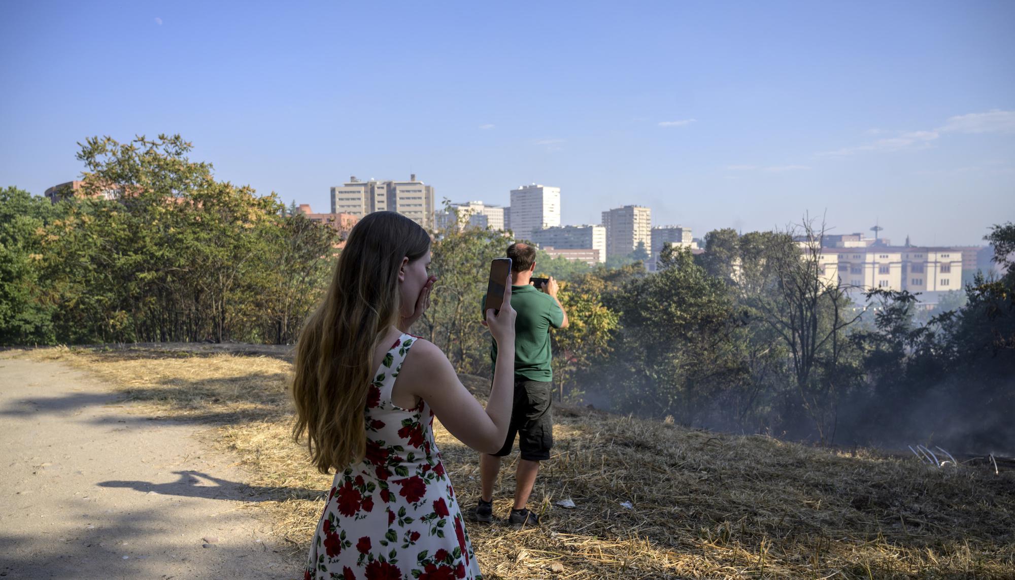 Segundo incendio dehesa vecinos grabando