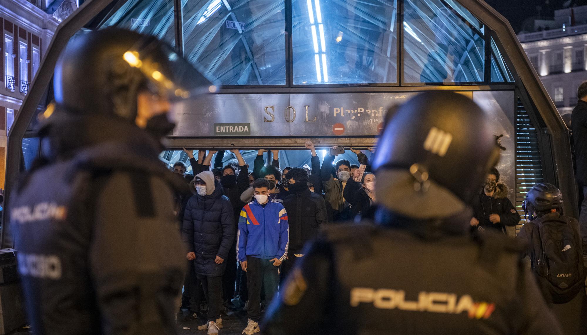 Manifestación en Madrid contra el encarcelamiento del rapero Pablo Hasél. - 17