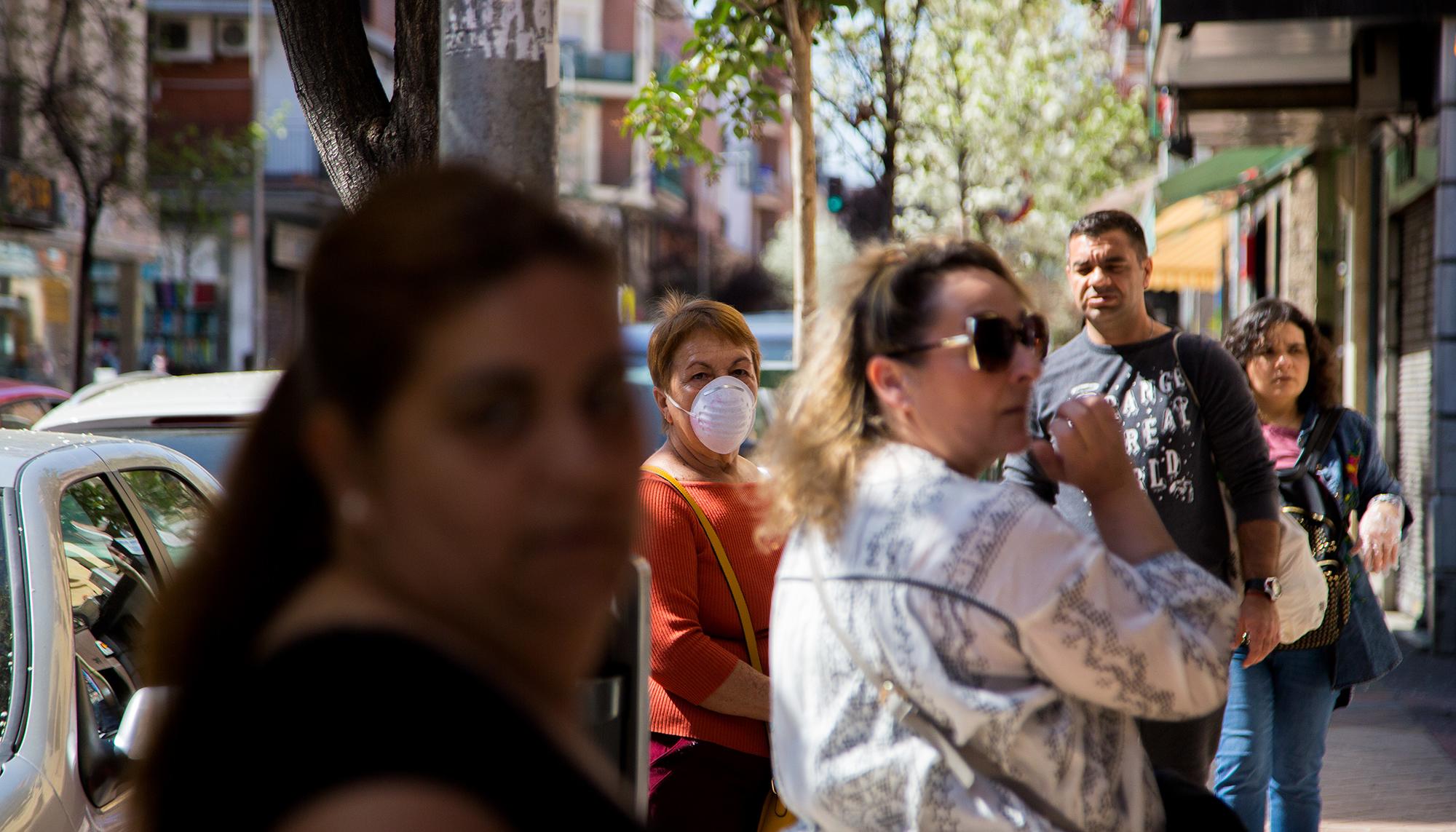 Coronavirus y mascaras en Usera Madrid 07