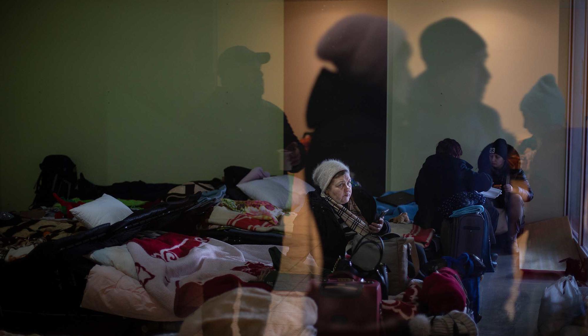 Ucranianos refugiados en Tesco - 8