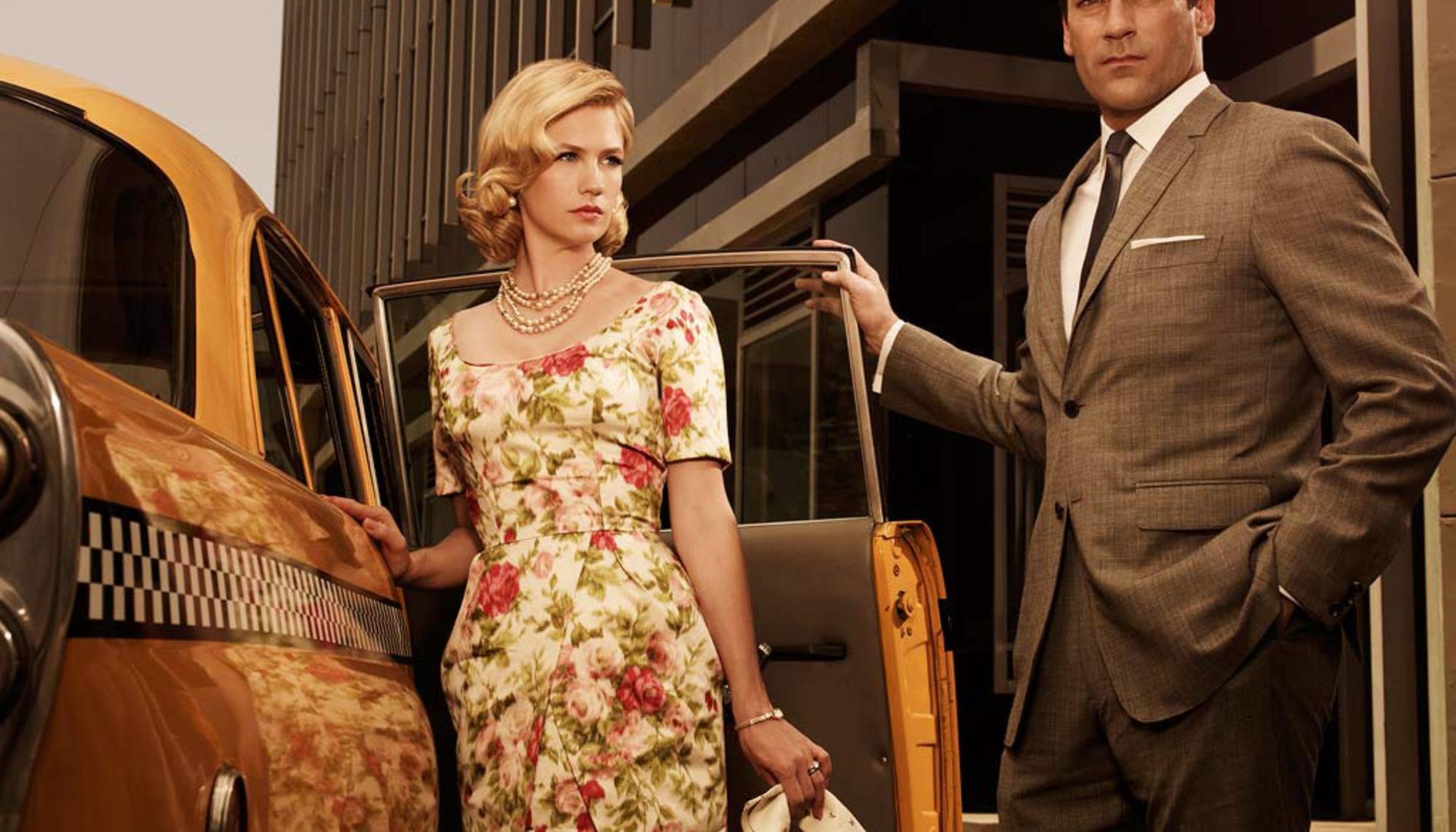 January Jones (Betty Draper) y Don Draper (Jon Hamm) en Mad Men.