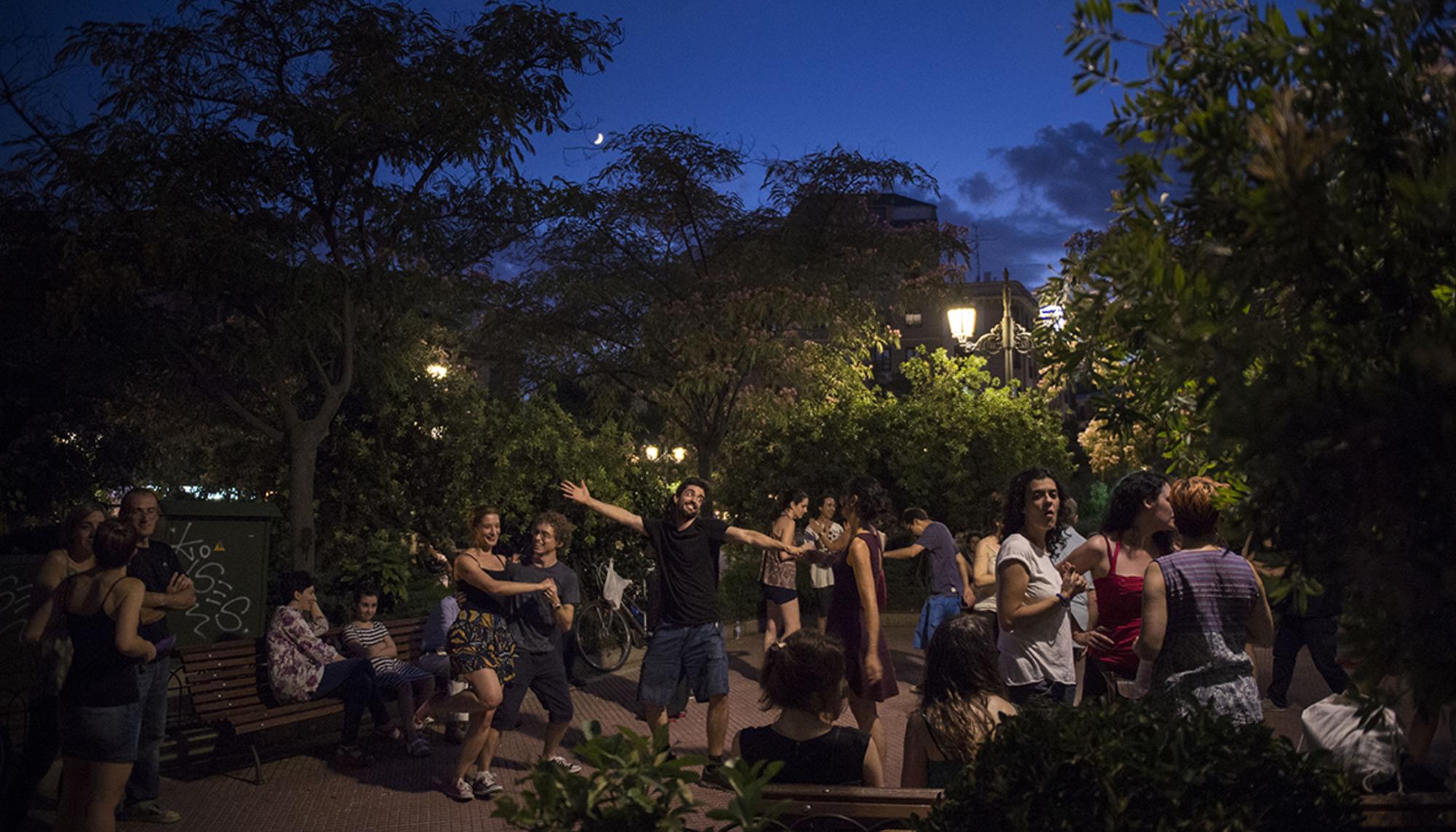 Swing en la plaza Olavide