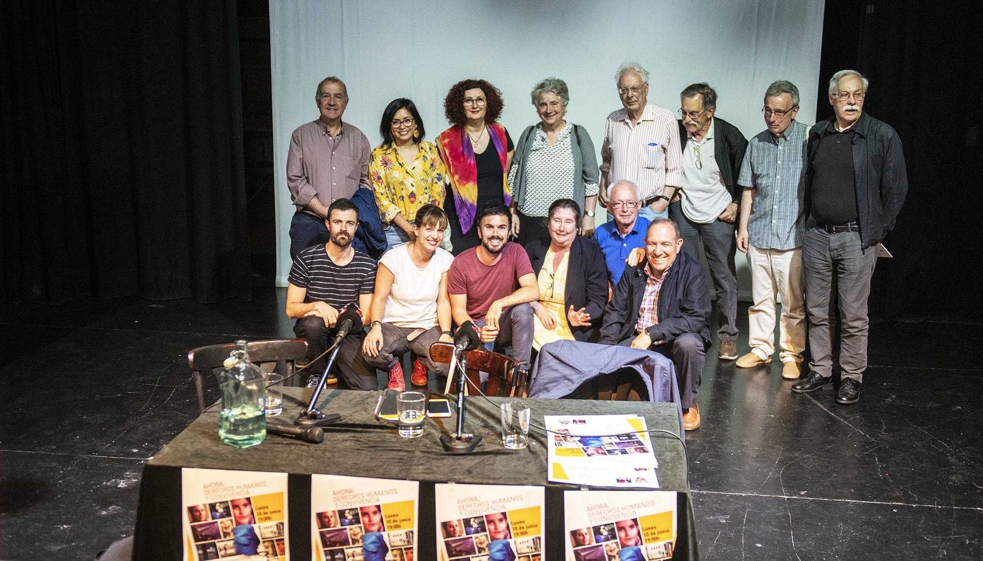 Presentación del documental sobre los «niños de la mochila» vascos participantes