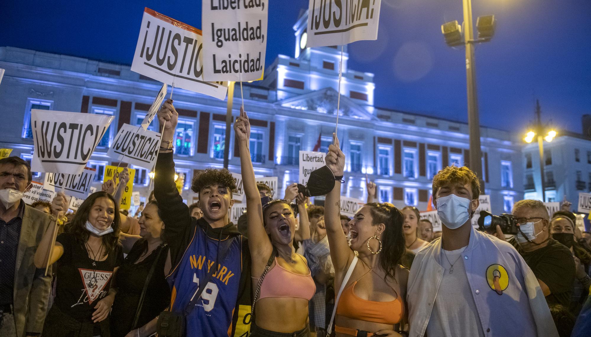 Que una mentira no calle tu verdad. Concentración en Madrid contra las agresiones homófobas. - 2