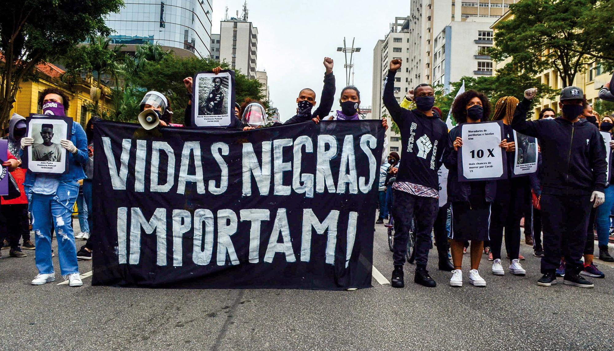 Movilización en São Paulo durante la pandemia. En Brasil son asesinados cada año más de 30.000 jóvenes negros.