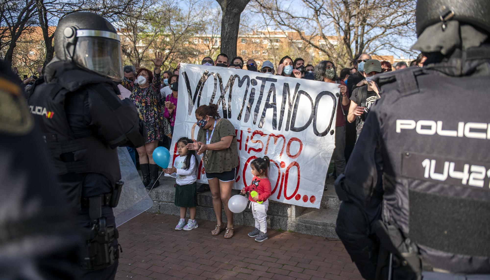 Fotos vecinas vallecas vox - 1