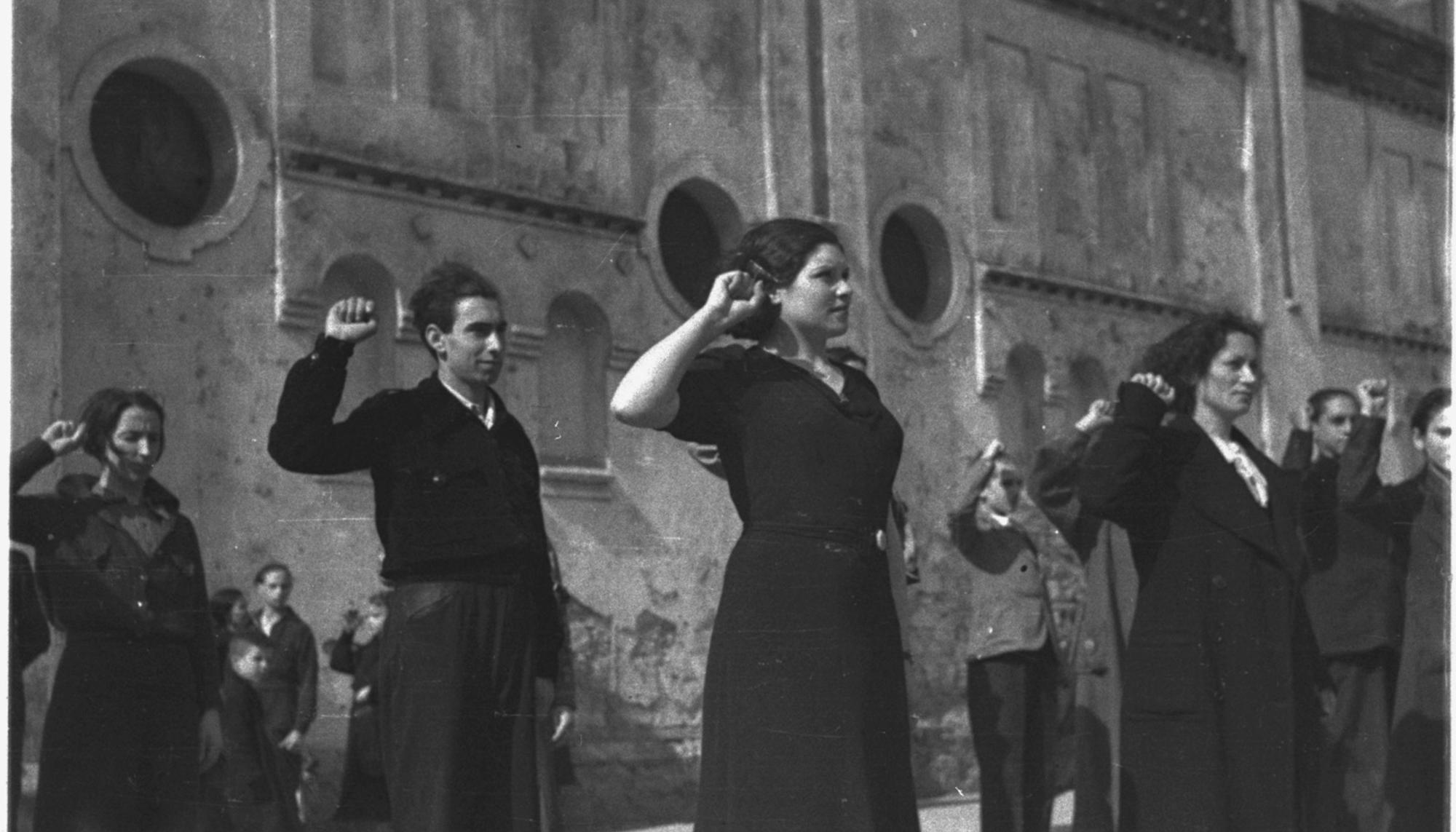 Miliciana asturianas, fotograma del film (Constantino Suárez)