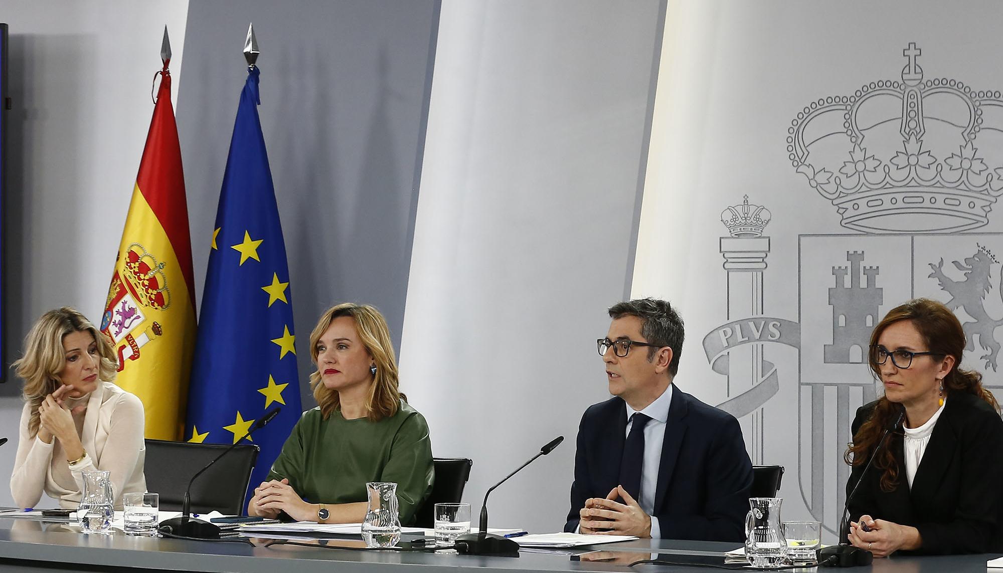 Los ministros Yolanda Díaz, Pilar Alegría, Félix Bolaños y Mónica García