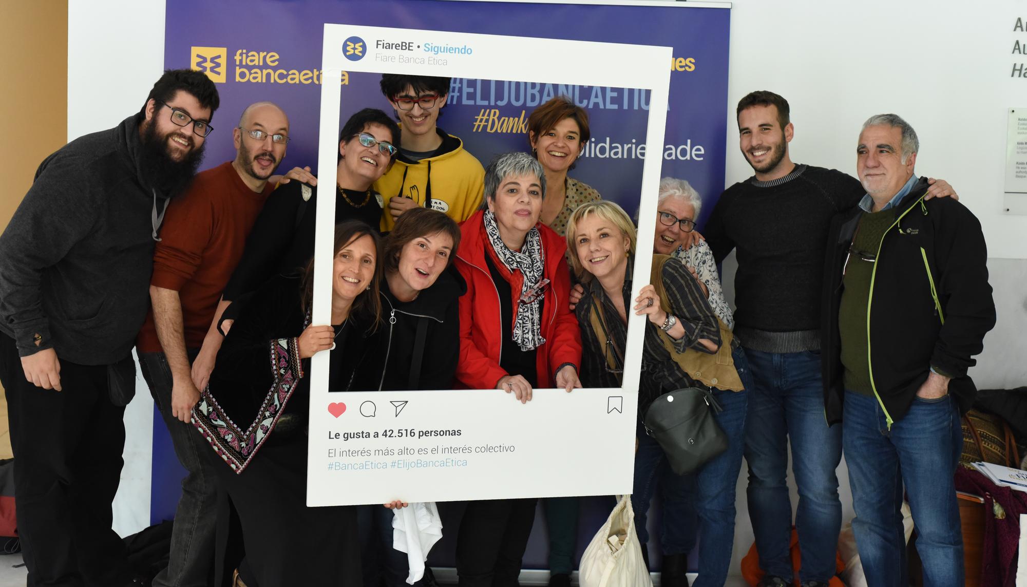 Photocall en un acto de Fiare Banca Ética (Autoría: Fiare)