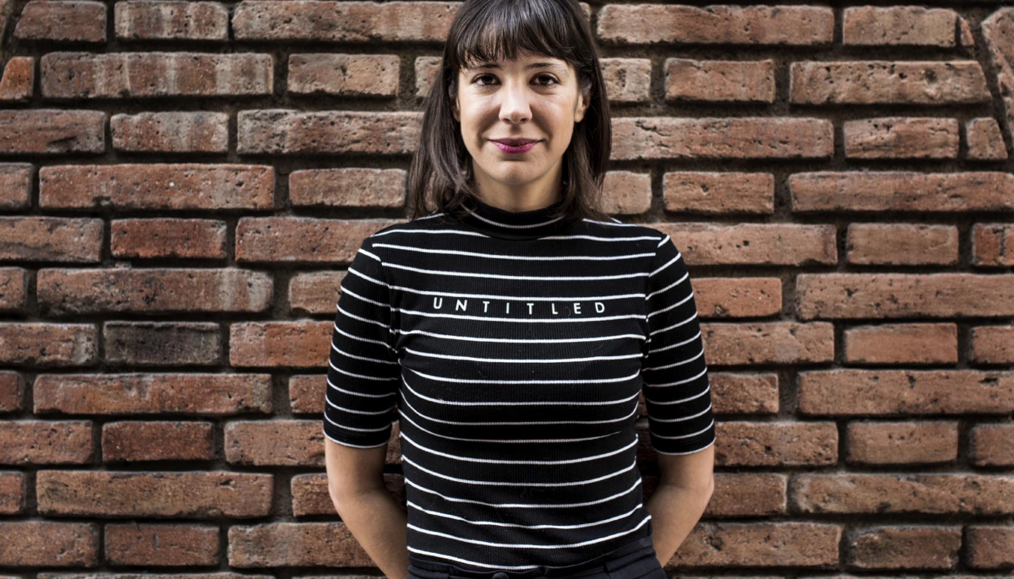 La escritora Aixa de la Cruz publica la novela 'La línea del frente'