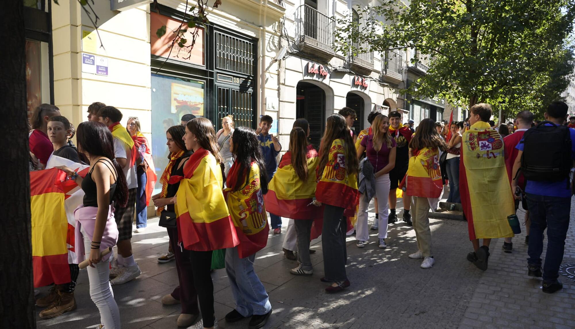 Concentración jóvenes extrema derecha acampada Sol