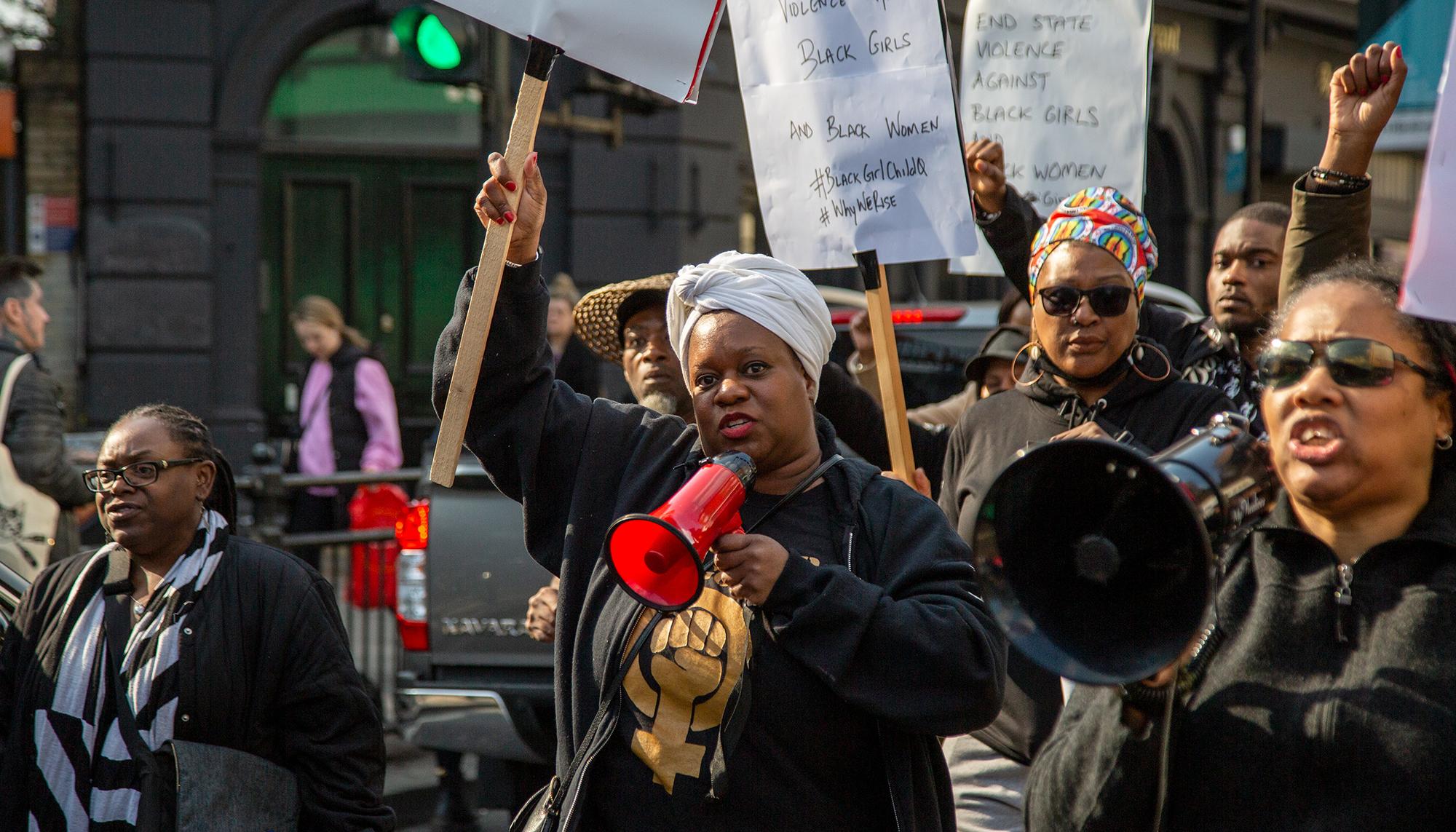 Protesta BlackLivesMatter por agresion policial a niña 02