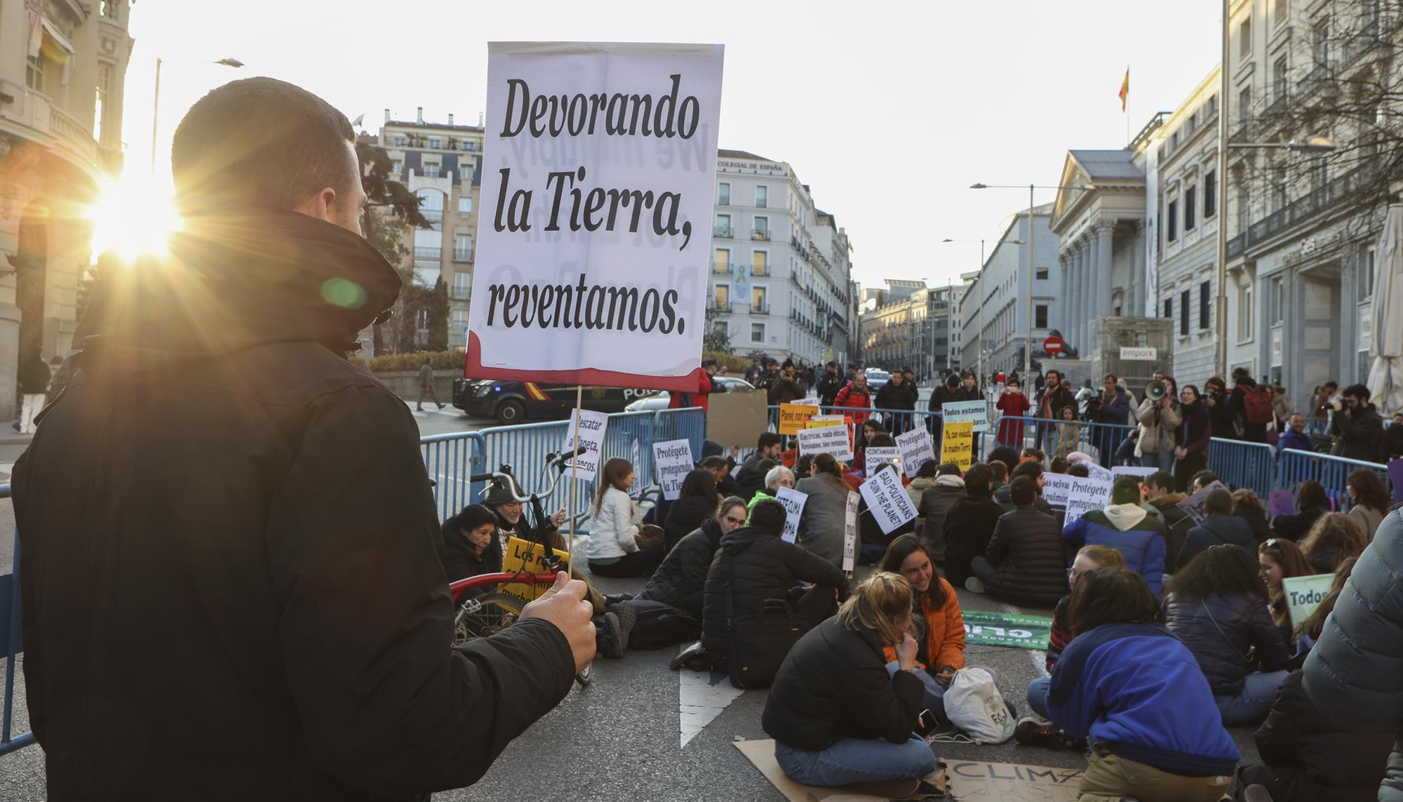 Acción por el Clima, Fridays for Future Madrid, en el Congreso - 2