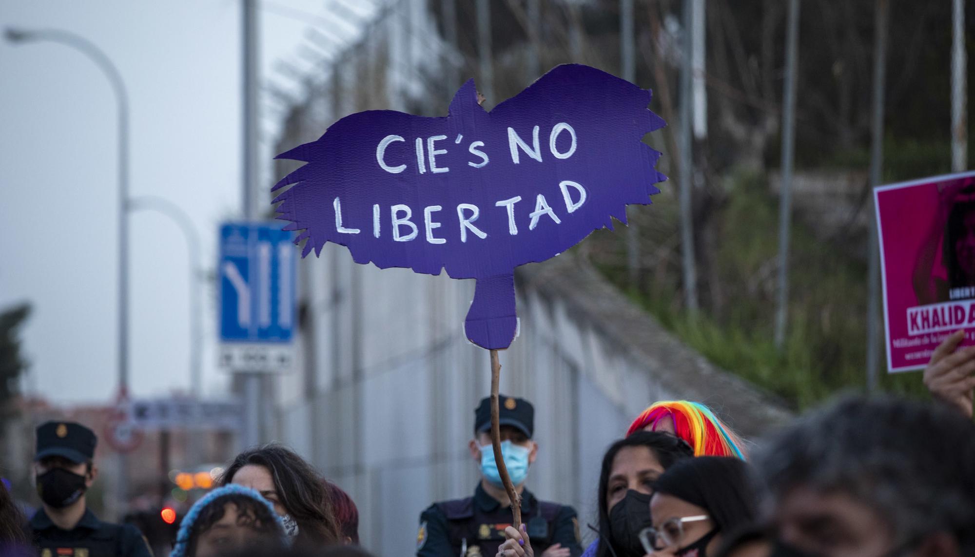 Marcha feminista antirracista  8M 05-03-21 - 8