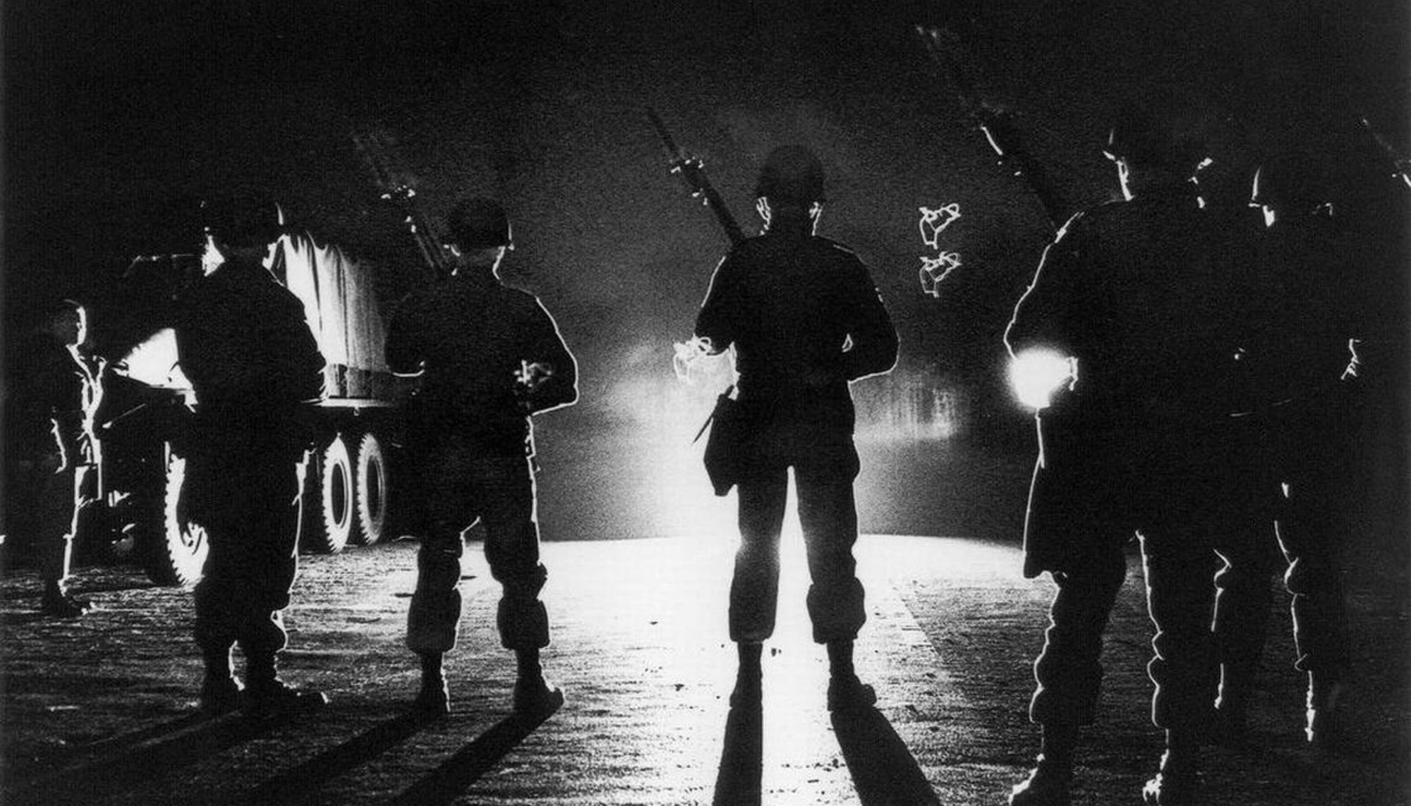Tropas de la Guardia Nacional en Orangeburg la noche después de la masacre.